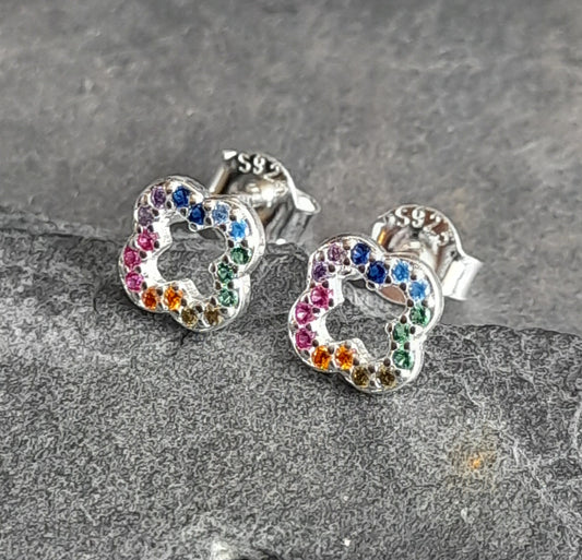 SS737B - FOUR LEAF CLOVER MULTI CZ STUD 6MM