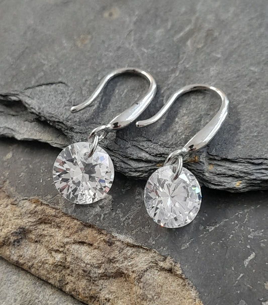 SE572B - 8MM CZ SILVER PLATE DROP ER